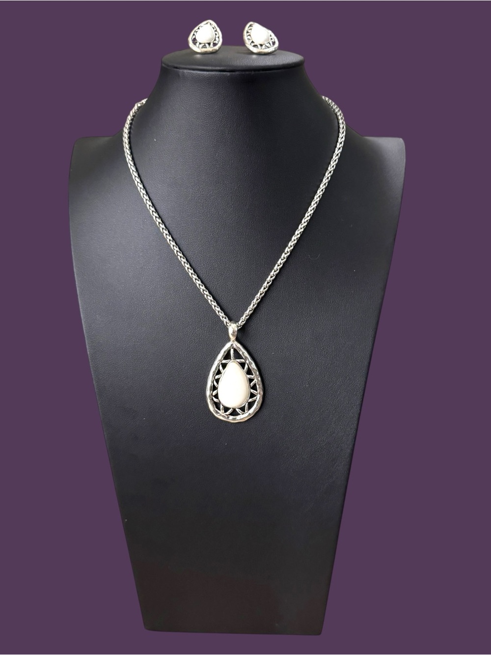 Silver Tone White Teardrop Pendant Necklace & Matching Earrings Set – New - Picture 4 of 6